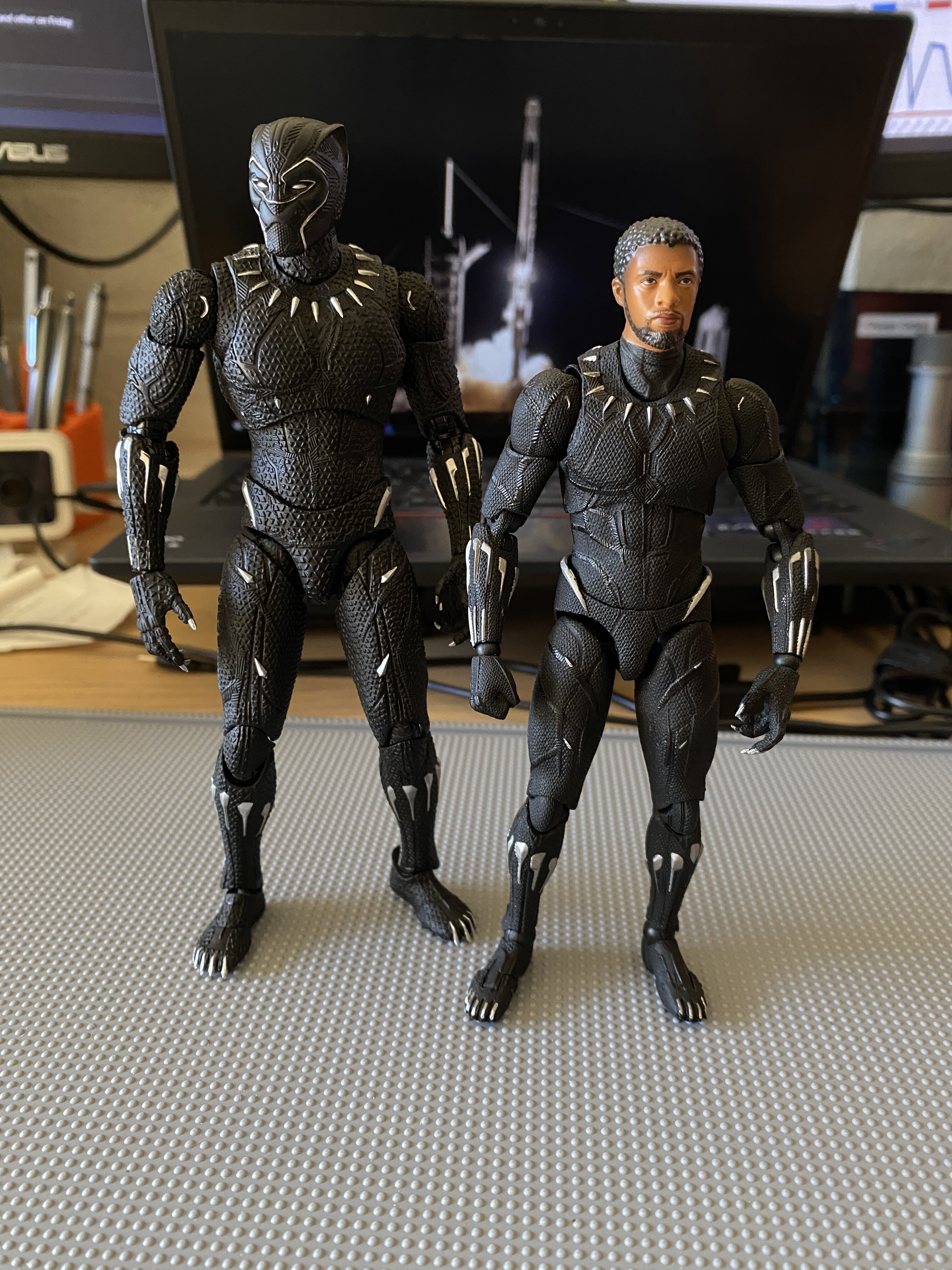 Threezero - Marvel Studios: The Infinity Saga - DLX Scale Collectible ...